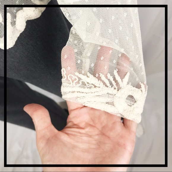 WILLOW & CLAY Button Back, Lace Top or Overlay Med - Picture 7 of 8